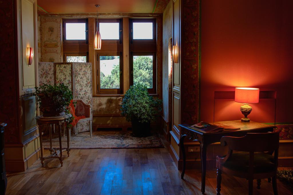 Chateau Du Besset Saint-Romain-de-Lerps Ruang foto